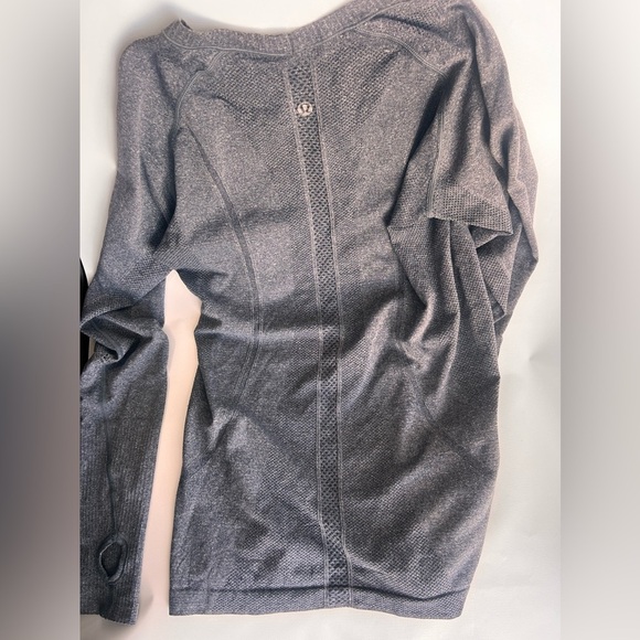Lululemon Swiftly Tech Long Sleeve Heather gray  size 6 - Picture 2 of 5